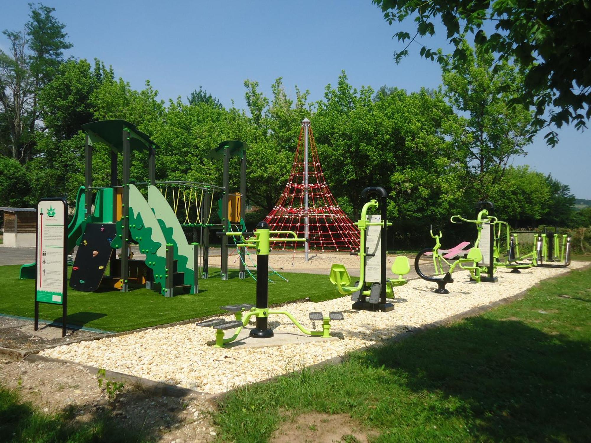 Camping Paradis Le Rocher De La Granelle Le Bugue Exterior photo